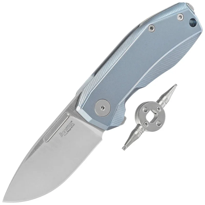 Nowość LionSteel Nano Knife Blue Titanium, Satin MagnaCut (NA01 BL)